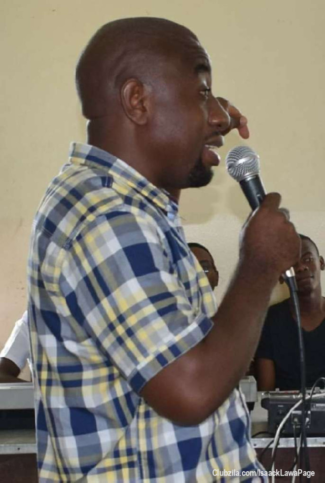 #NgojaNikwambie
π RAFIKI YANGU NINA NDOTO KUBWA (I HAVE A BIG DREAM) KWENYE MAISHA YANGU. Je, wewe usomae ujumbe huu UNAYO YA KWAKO? Marehemu mama yangu (Mwalimu Magreth Sikahanga) kila mara alikuwa ananiambia hivi: ''Isaack mwanangu hata kama jamii, umma, na serikali vitakudisappoint kwenye kila kitu ambacho umekuwa unakiamini, kamwe usikubali kujidisappoint wewe mwenyewe''. Hivyo ndivyo nimekuwa nikiamini hadi leo HII kuwa hata kama watu wengine WATANIBANIA kuweza kuonyesha maarifa yangu|| ujuzi wangu|| na vipaji vyangu MUNGU alivyonipatia lakini nitabaki KUAMINI na KUPIGANIA kile NINACHOKIAMINI HADI MWISHO!!!!
Hata kama serikali itashindwa kunipa ajira nayoitaka na kuipenda, lakini akili yangu haitashindwa kuniajiri katika kile kitu nachokipenda sana. Nimekuwa naamini siku zote katika maisha yangu kuwa naweza nisipate nafasi ya kuwa 'Rais wa nchi yangu TanzaniaπΉπΏ nayoipenda sana' lakini hiyo haiwezi kunifanya wala kunizuia mimi kuwa 'Rais, MD na CEO wa kampuni ama taasisi yangu binafsi NILIYOIANZISHA TAYARI!!!! 
π NACHOZINGATIA SANA NI HIKI: Hata kama jamii itashindwa kuona UWEZO wangu na kutambua UMUHIMU wangu LEO lakini nimejiapisha kuwa kamwe sitoacha kuamini katika hii ndoto yangu kubwa niliyonayo. NAJUA pasipo shaka kuwa nina uwezo na ninaamini kuwa naweza kuwa yeyote yule bila kuzuiwa na kitu chochote kile na haijalishi nimetoka wapi ama nasomeka vipi kwa sasa lakini nina UHAKIKA na KESHO YANGU KUWA BORA KWELI KWELI!!!!
UJUMBE HUU NI KWA WALE WOTE WENYE DHAMIRA YA DHATI YA KUYAISHI MALENGO YAO. Tafadhari share na wengine wengi zaidi ili TUINUANE!!!  
__________________
@IsaackLawaPage
#Ukiamini_Inawezekana